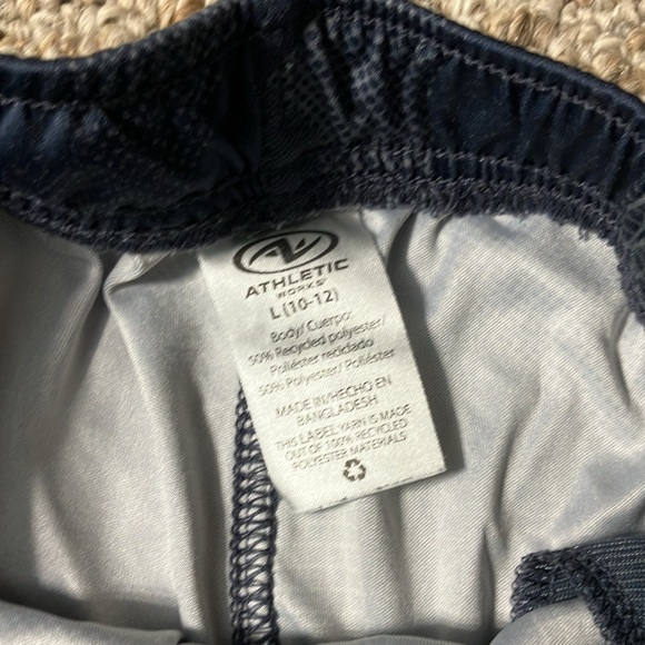 Athletic shorts sz 10-12 - Picture 3 of 4